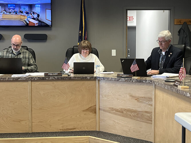 Board of Commissioners sets pay scale for new hire | News, Sports, Jobs - Vimarsana News